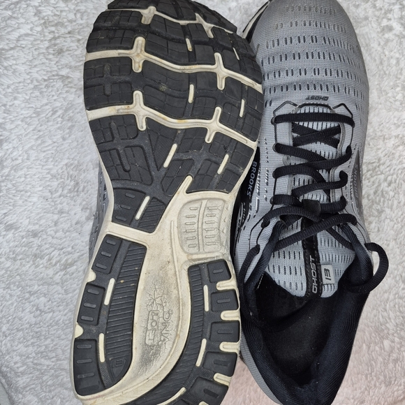 Brooks Black and Gray Athletic Shoes - Picture 4 of 6